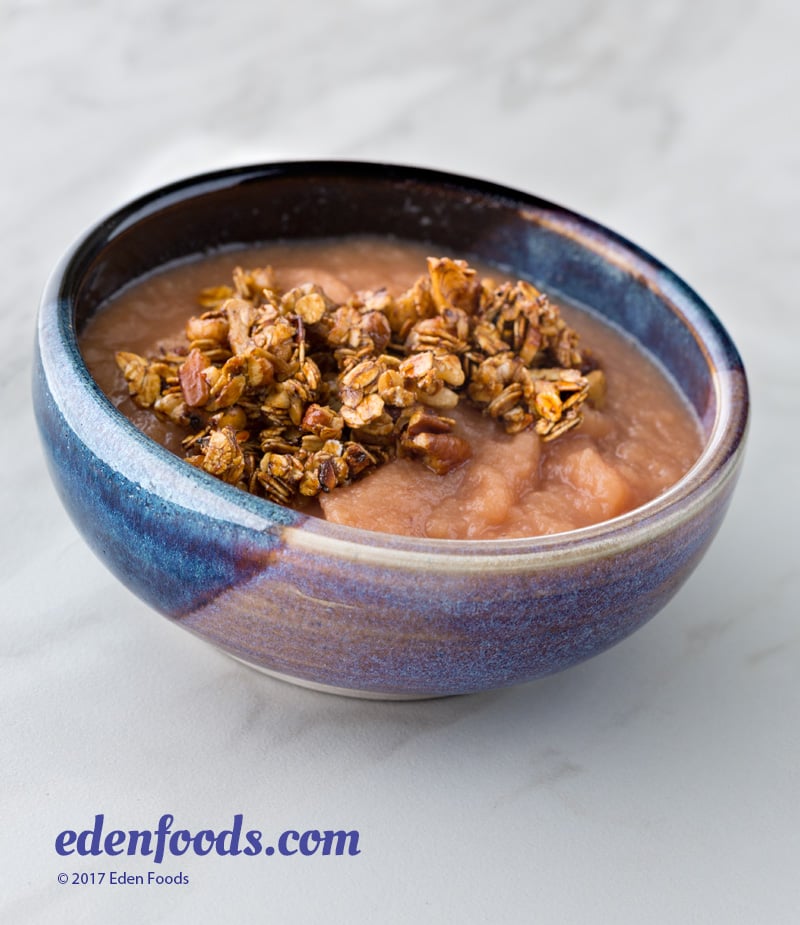 No Bake Crunch Topping with Apple Sauce No Bake Crunch Topping with Apple Sauce