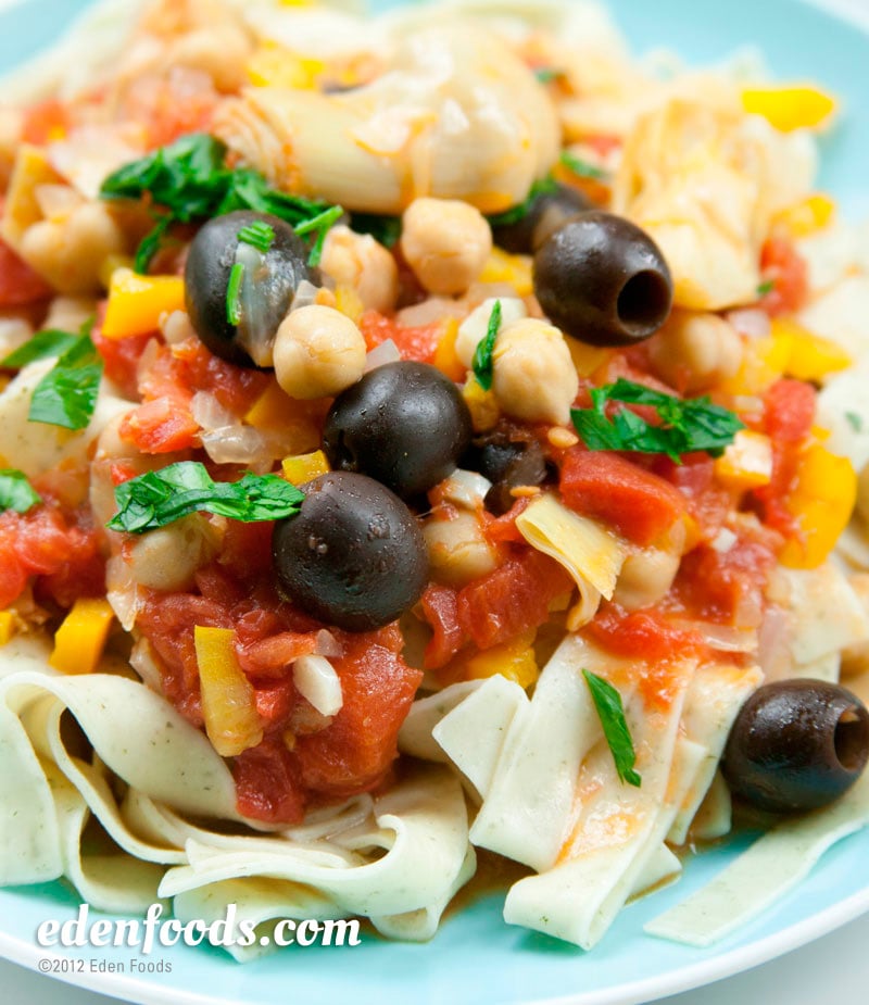 Ribbon Pasta with Garbanzo, Olives and Artichokes Ribbon Pasta with Garbanzo, Olives and Artichokes