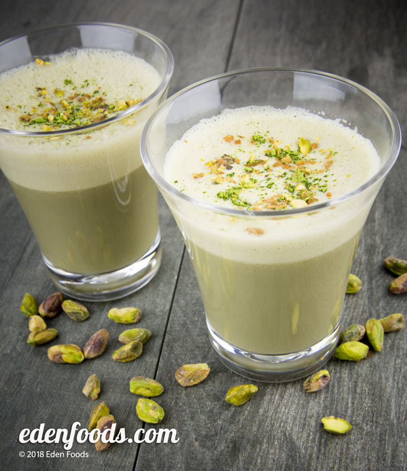 Banana, Green Tea & Pistachio Smoothie Banana, Green Tea & Pistachio Smoothie